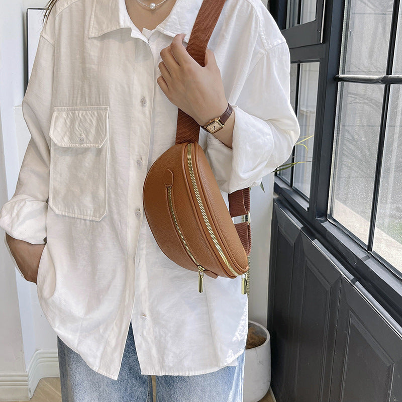 Minimalist curved shoulder bag, view 8
