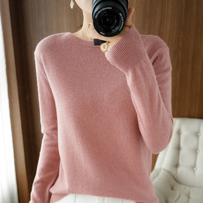 Fine Knit Crewneck in dusty pink, front view